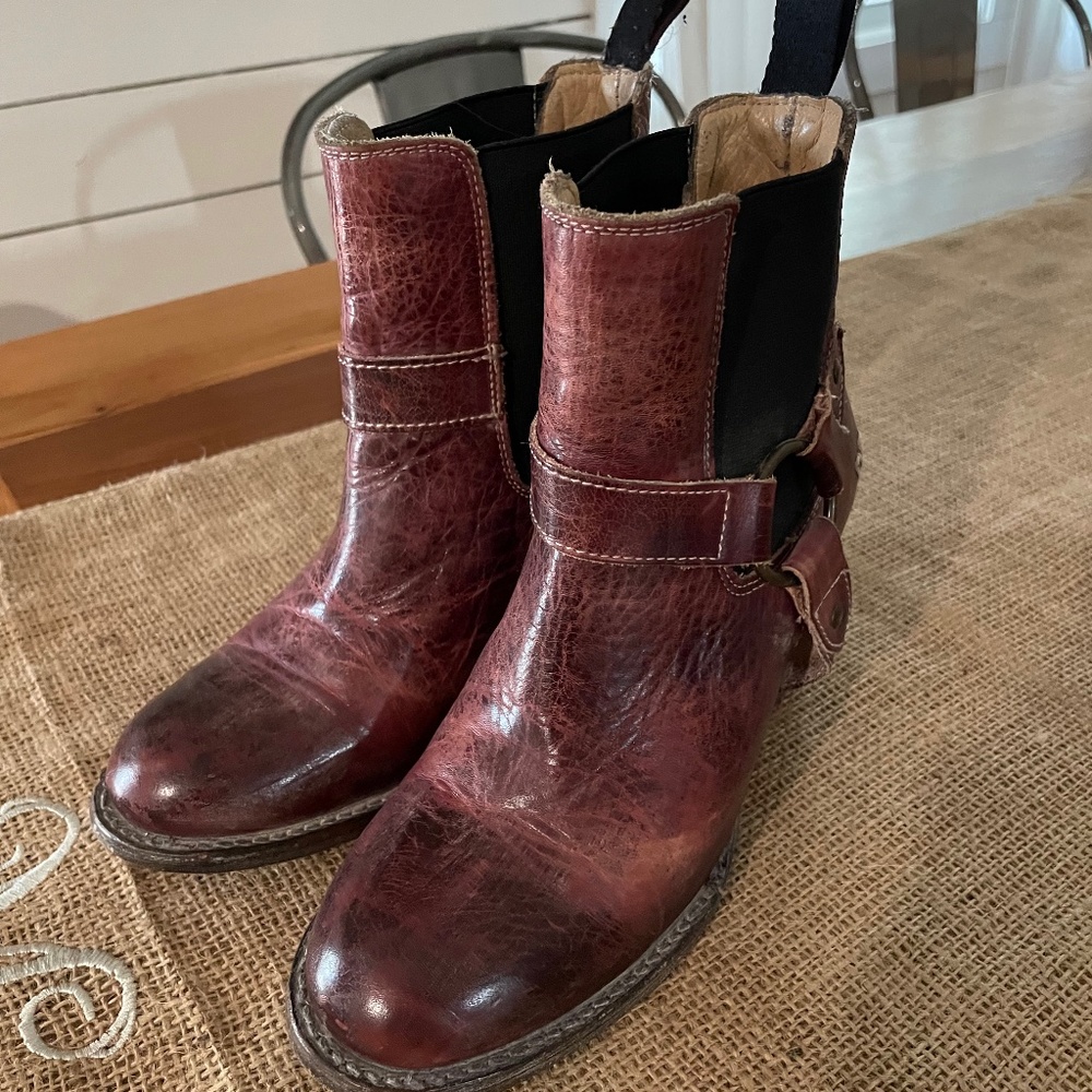 Bedstu leather booties Size 6 1/2